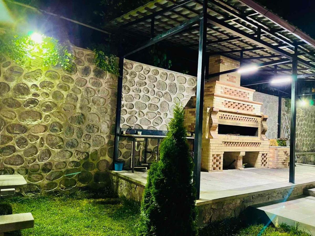 Lara Hotel Goris Exterior foto