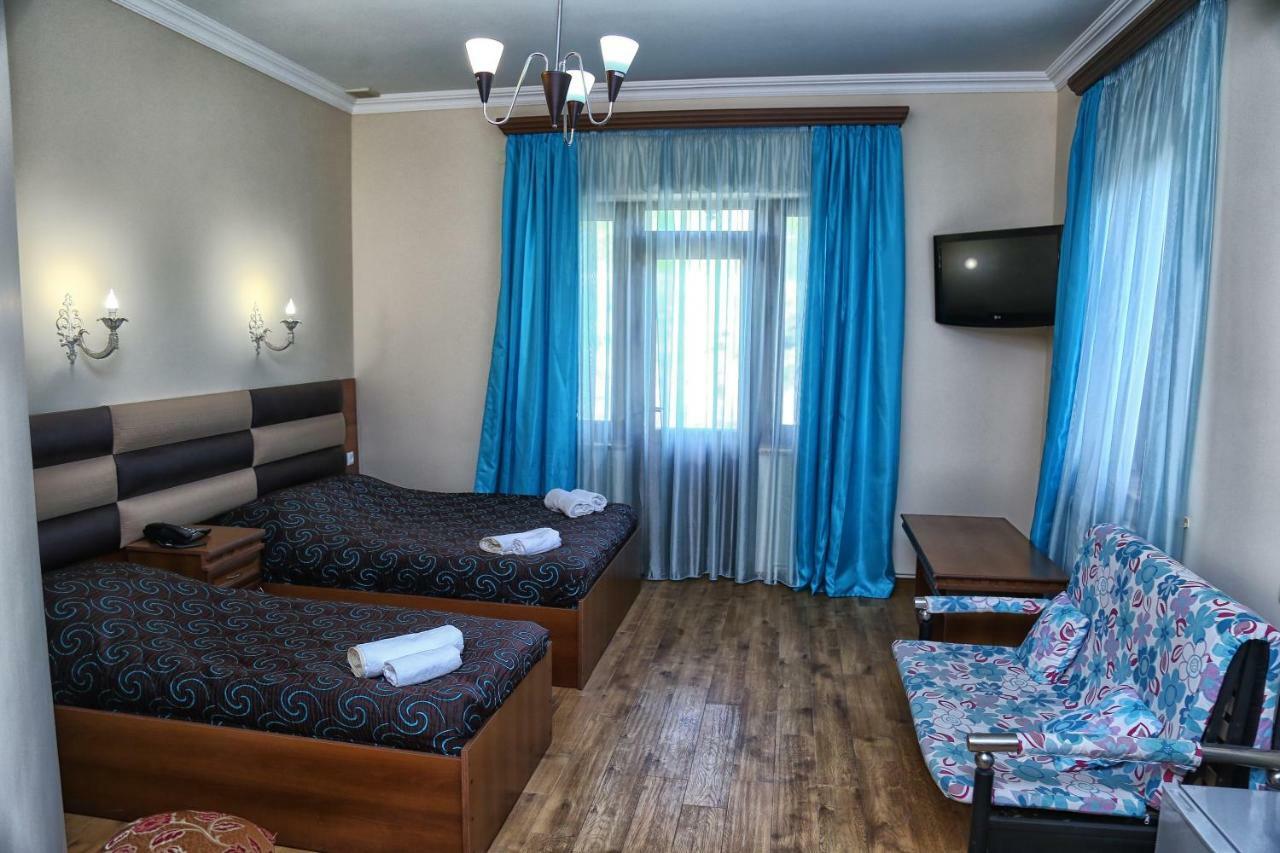 Lara Hotel Goris Exterior foto