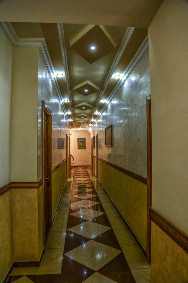Lara Hotel Goris Exterior foto