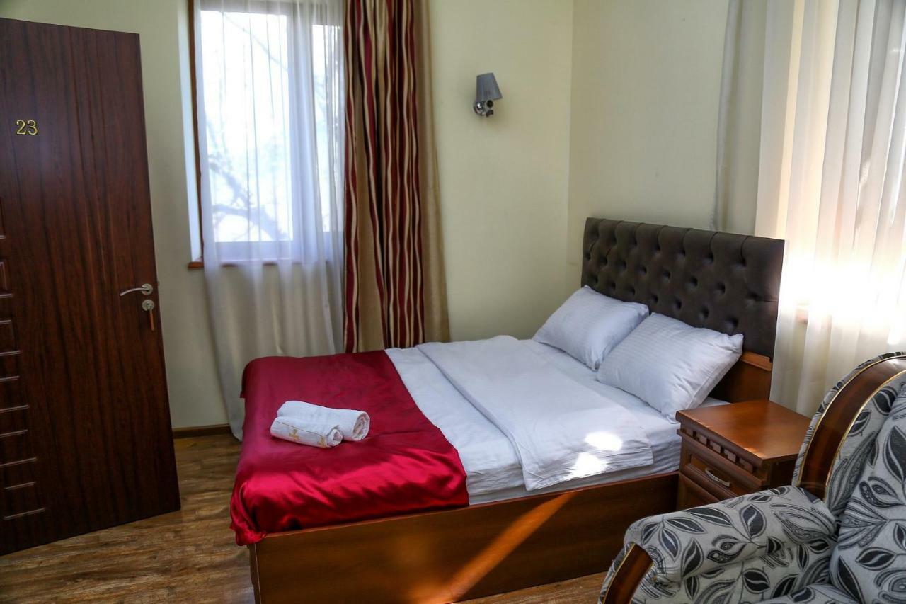 Lara Hotel Goris Exterior foto