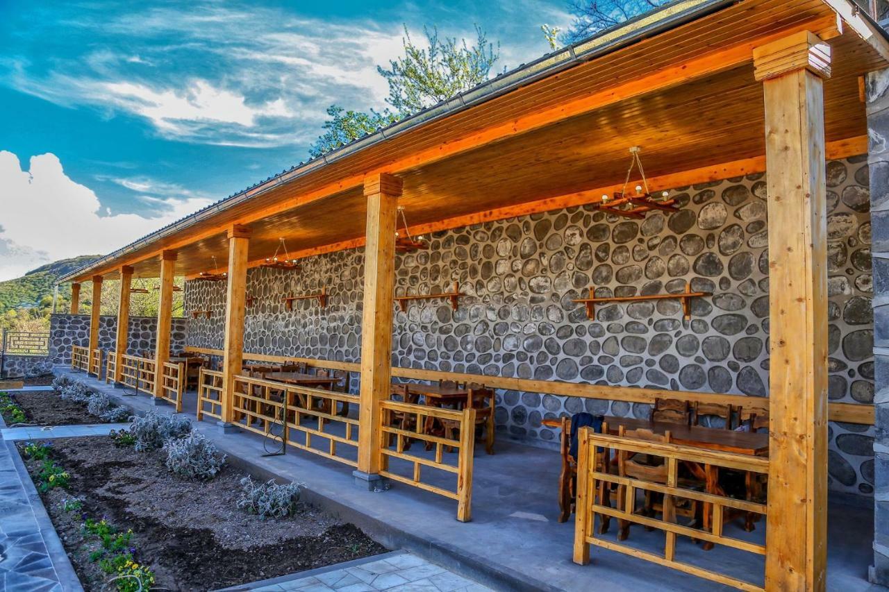 Lara Hotel Goris Exterior foto